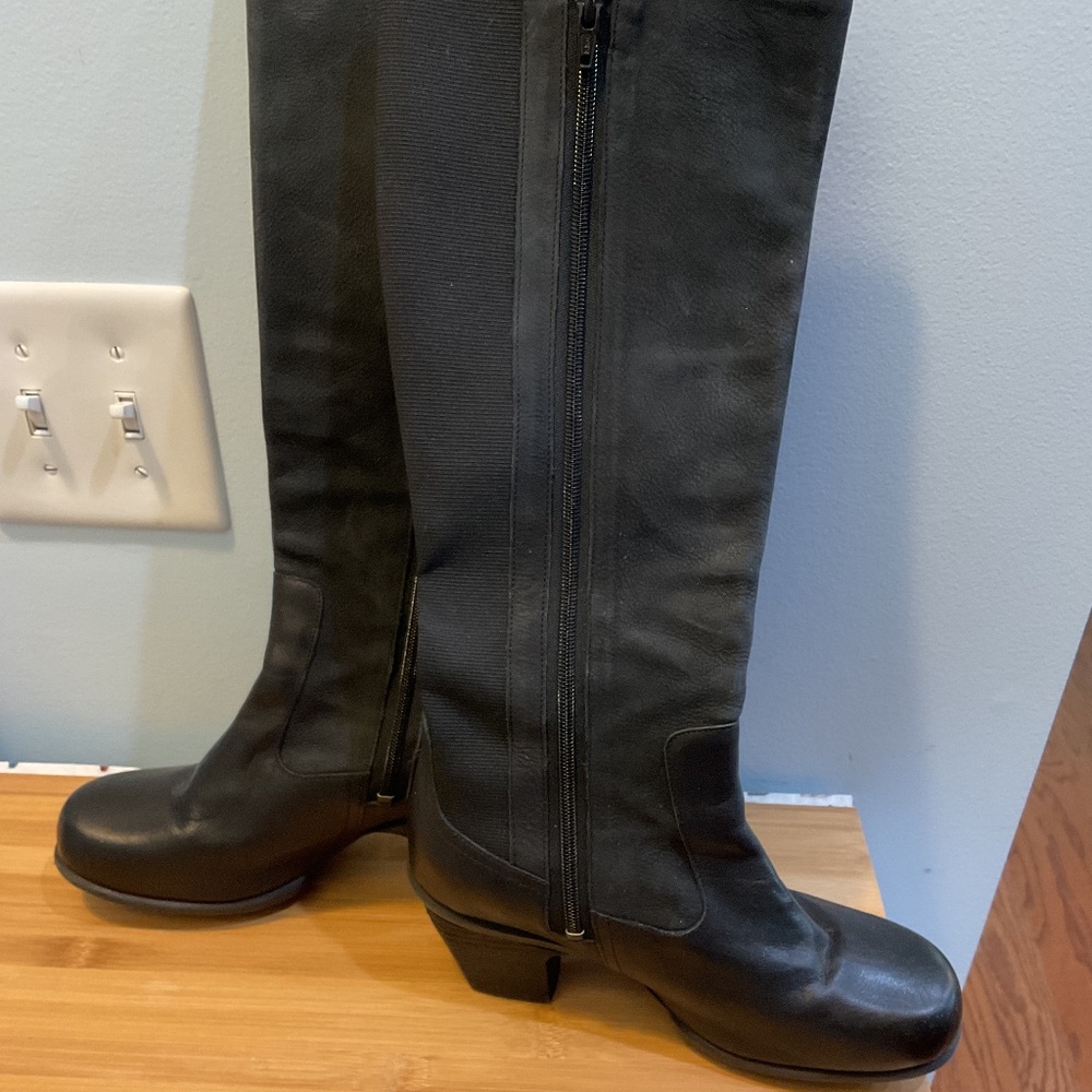 Black John Fluevog knee high boots! Size 8 ~ marked as 8.5